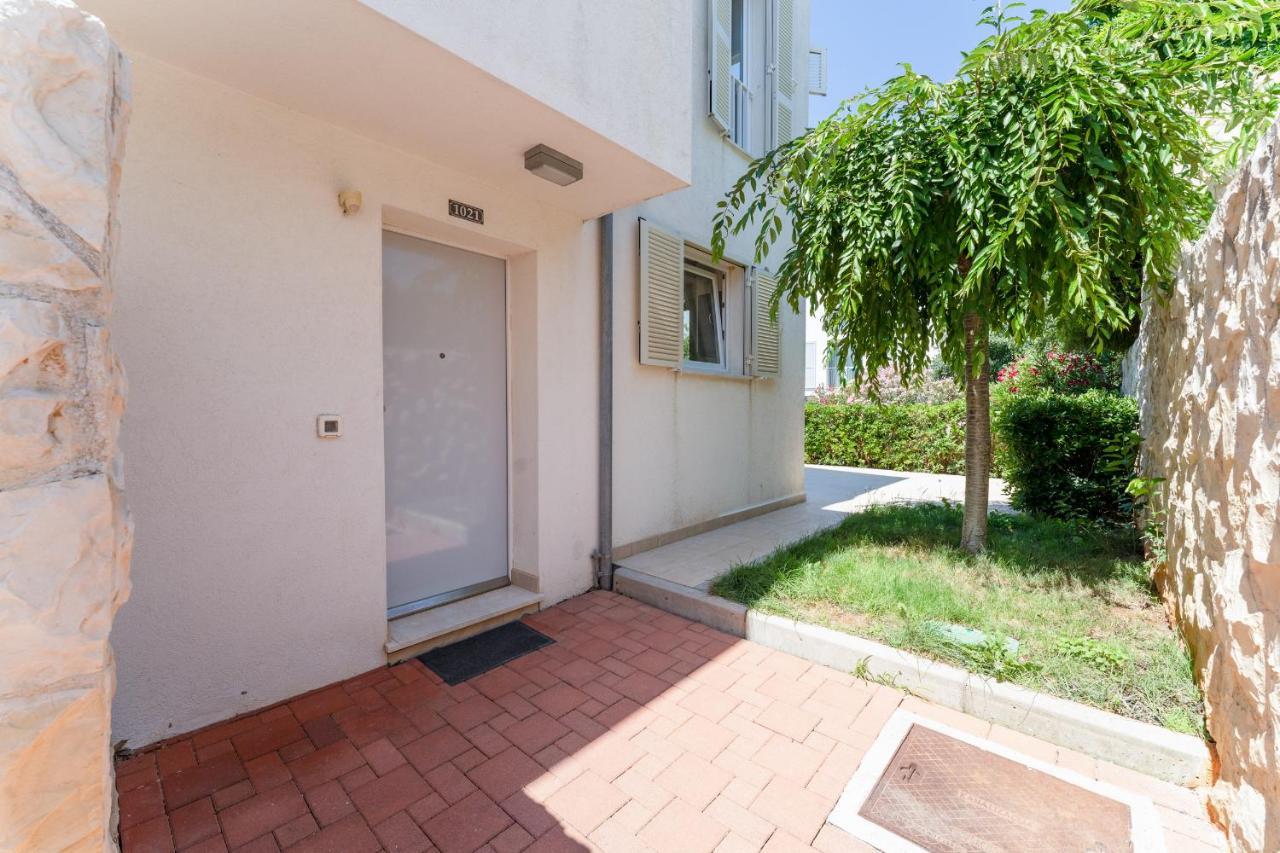 Luxury Two-Floor Apartment In Petrcane With Garden And Pool Экстерьер фото