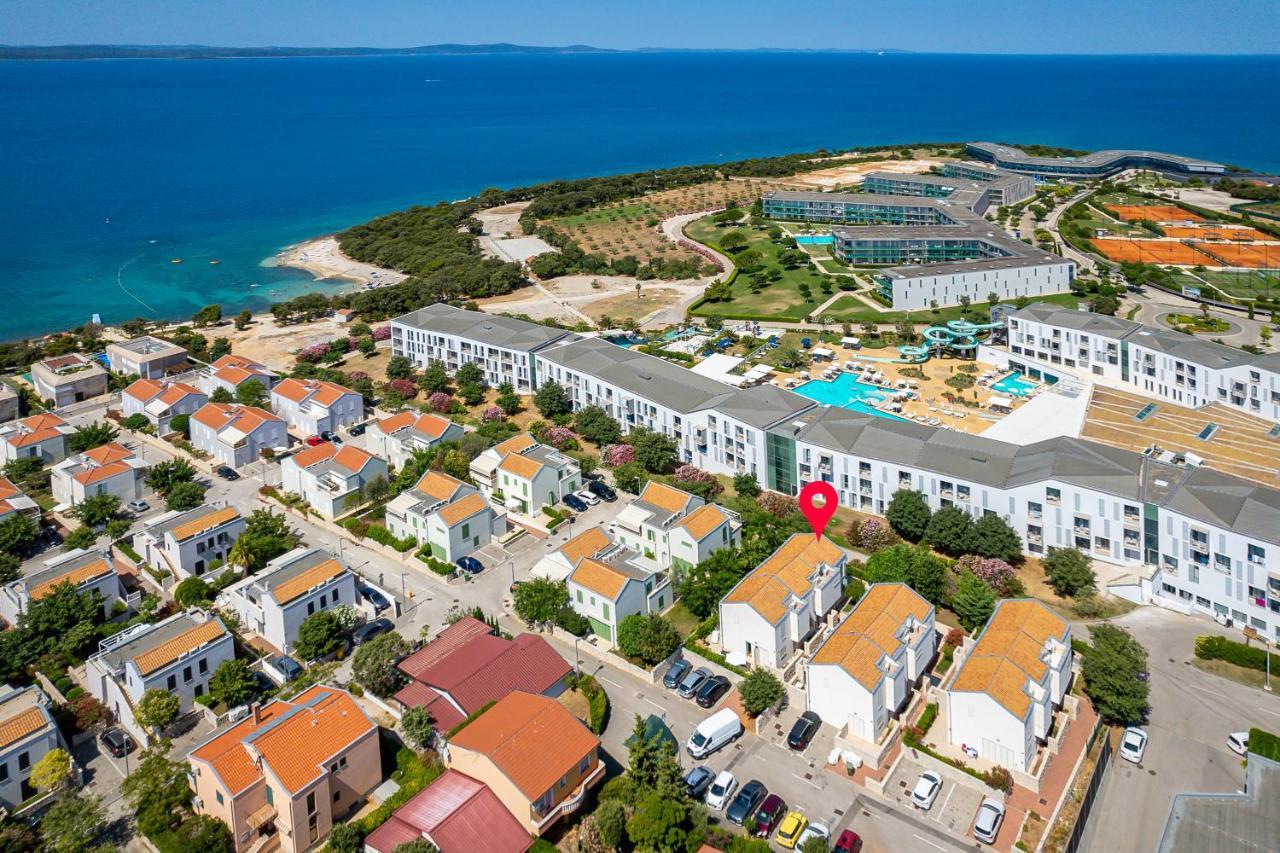 Luxury Two-Floor Apartment In Petrcane With Garden And Pool Экстерьер фото