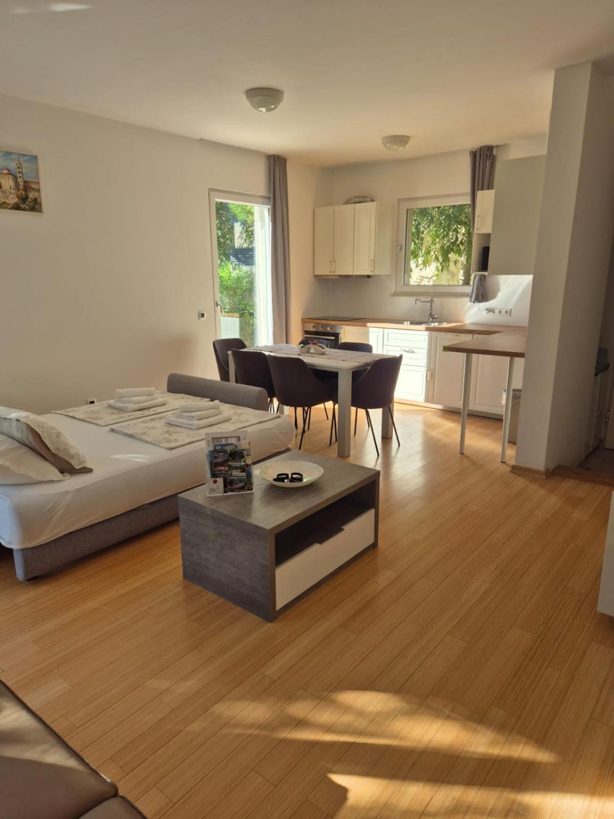Luxury Two-Floor Apartment In Petrcane With Garden And Pool Экстерьер фото